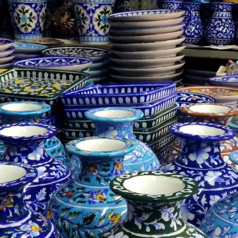 The-Art-of-Blue-Pottery